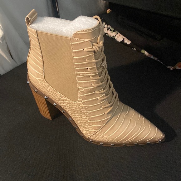 Nude Booties with stud detail - Picture 3 of 3